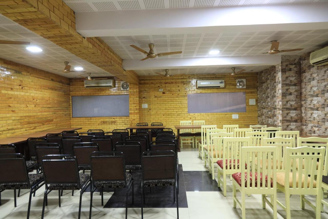 OYO Flagship 77764 Hotel Rahul Ganeshpeth Colony Nagpur Bagian luar foto