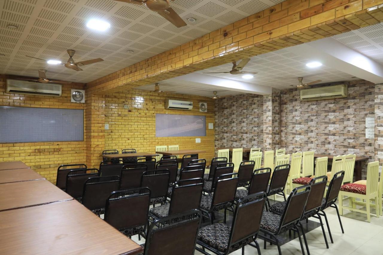 OYO Flagship 77764 Hotel Rahul Ganeshpeth Colony Nagpur Bagian luar foto
